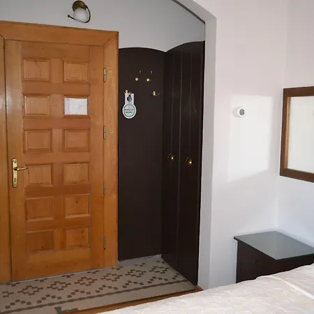 Pensiunea Casa Cranta 招待所 3*